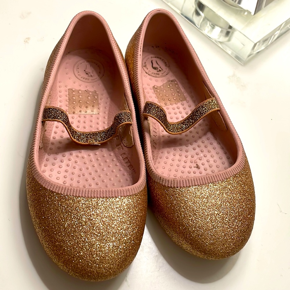 Native Mary Janes glitter gold size 11